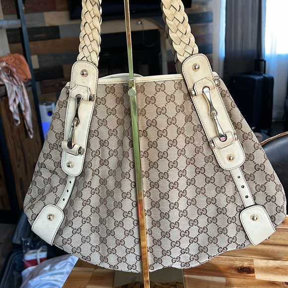 EUC GUCCI pelham handbag - Picture 3 of 9